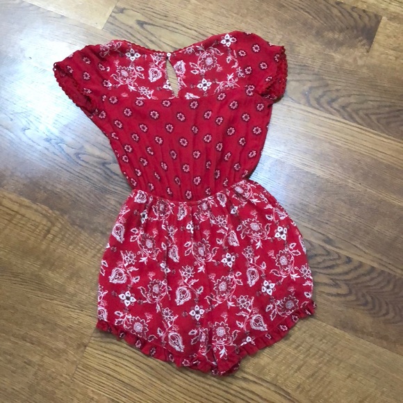 Hollister Red Floral T-Shirt Romper - Picture 5 of 5
